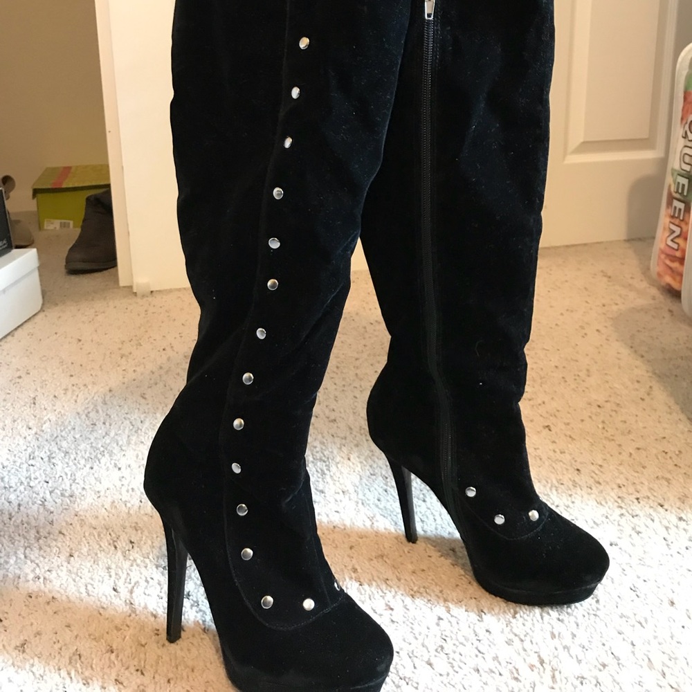 Boots above the knee
